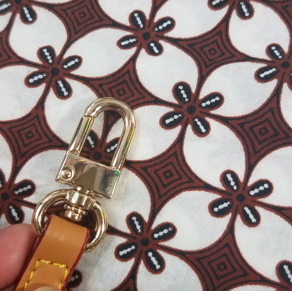 Vachetta Crossbody Leather Straps - Picture 10 of 16